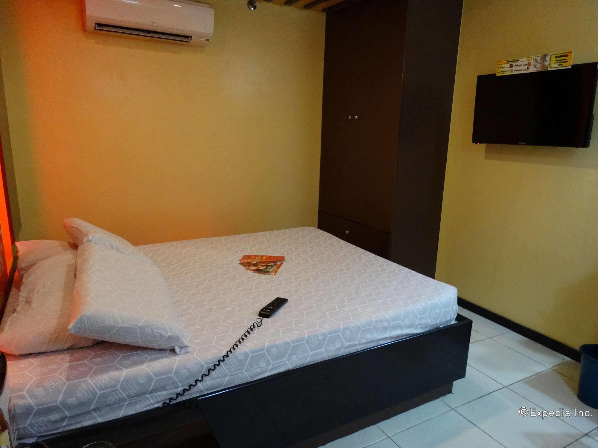 Hotel Sogo Buendia Pasay Exterior photo